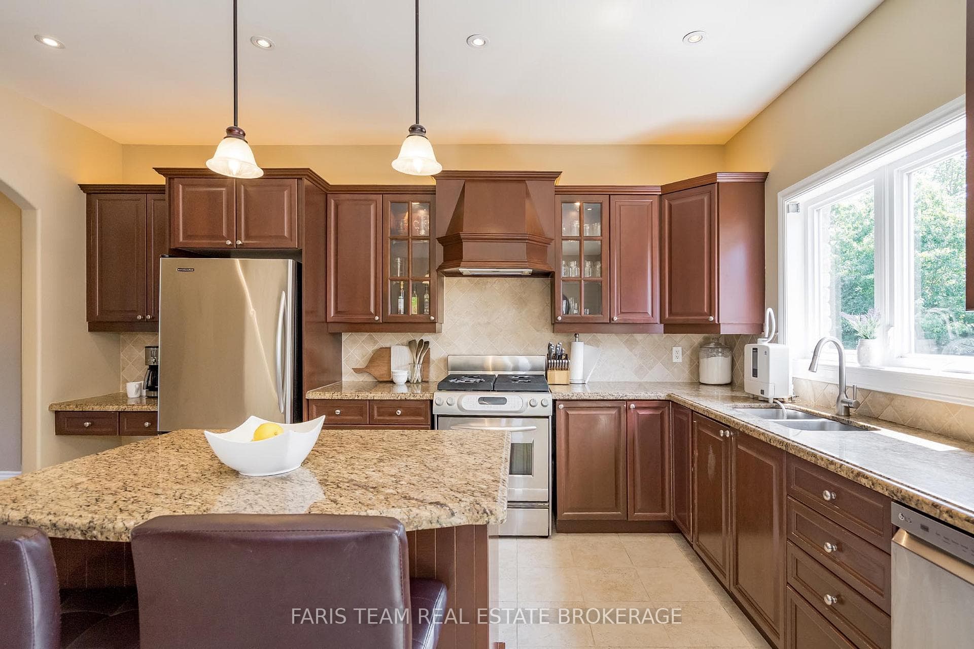 64 Red Oak Crescent photo 11