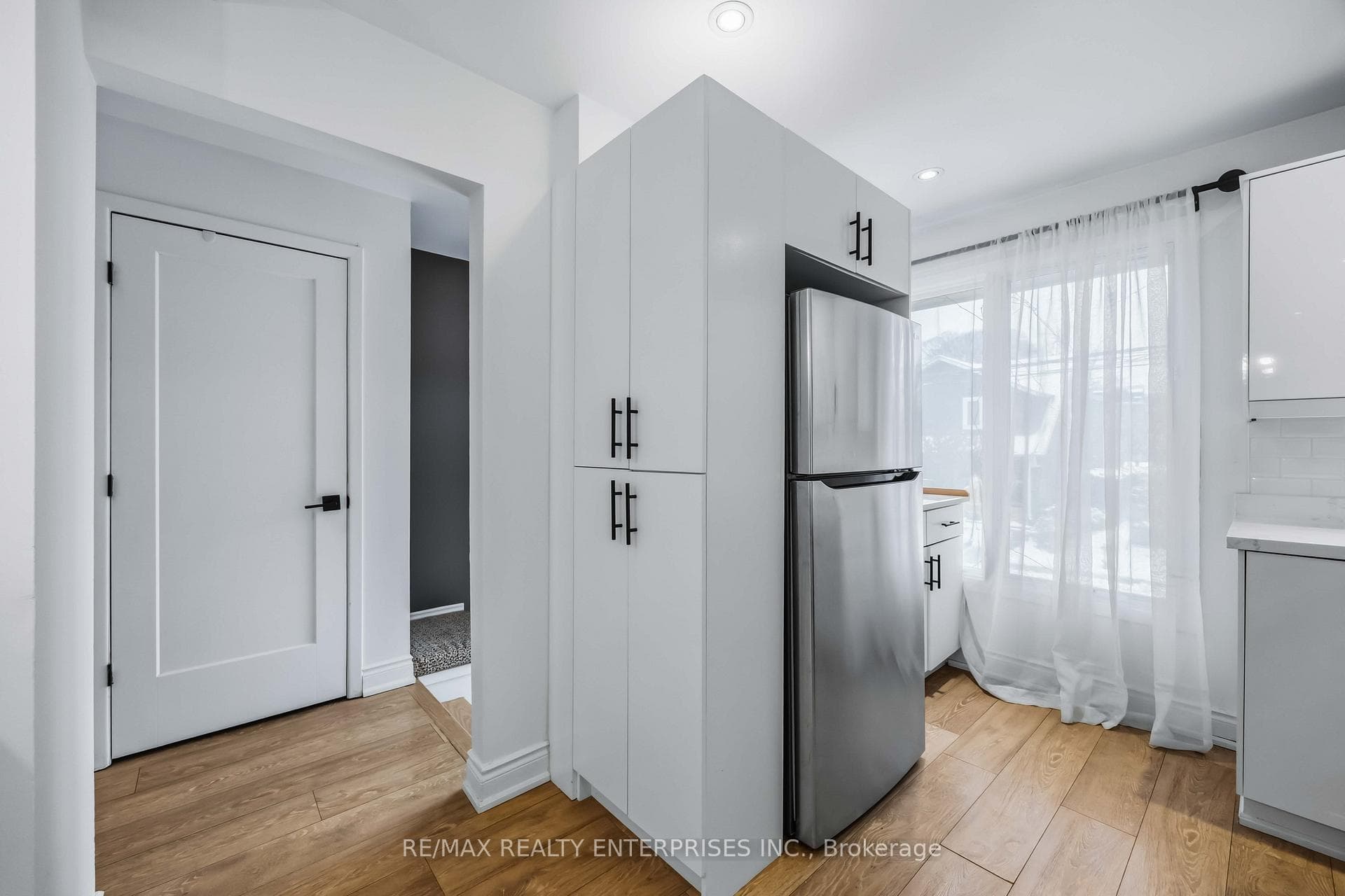 121 Montgomery Avenue photo 10