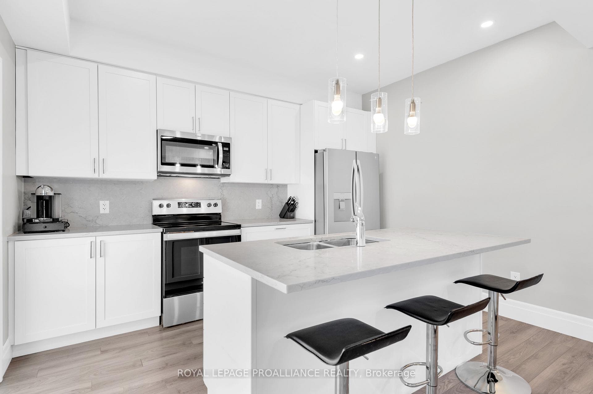 74 Campbell Crescent photo 8