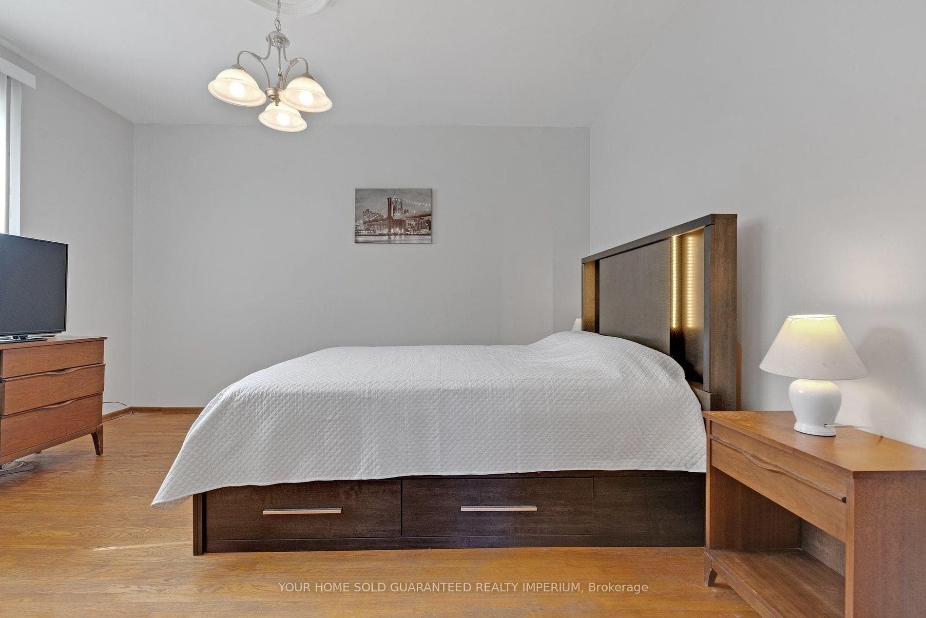 127 Nassau Street photo 7