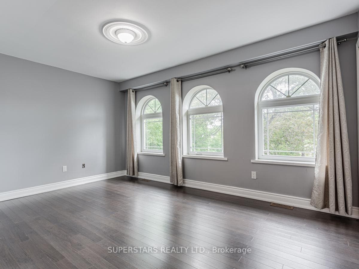 2157 Stouffville Road photo 15