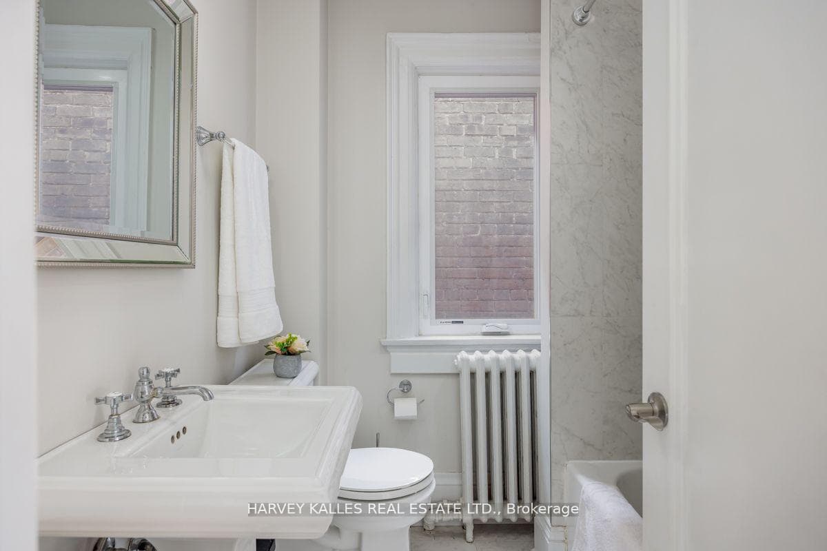 125 Hilton Avenue photo 21