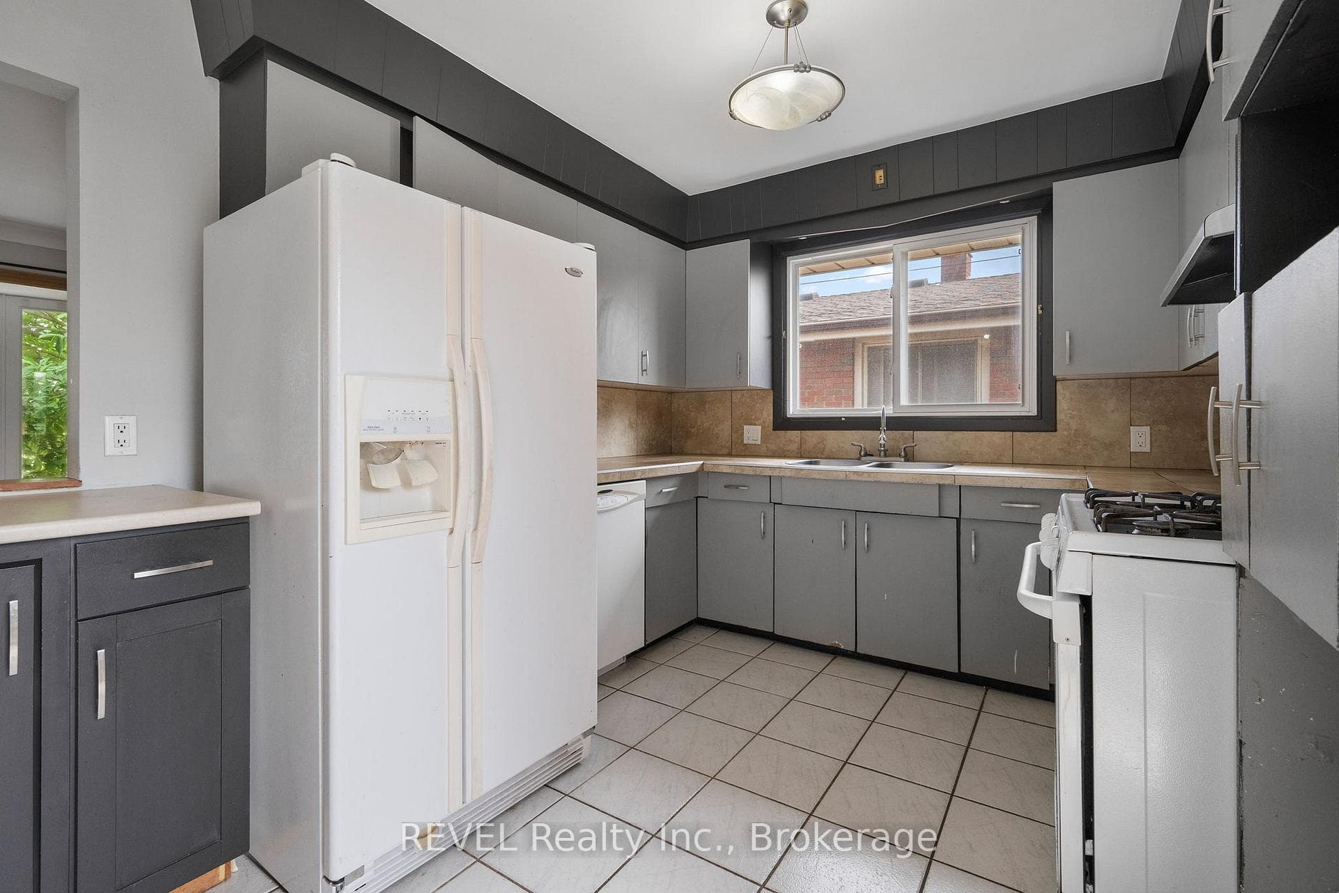 167 Wellington Street photo 12