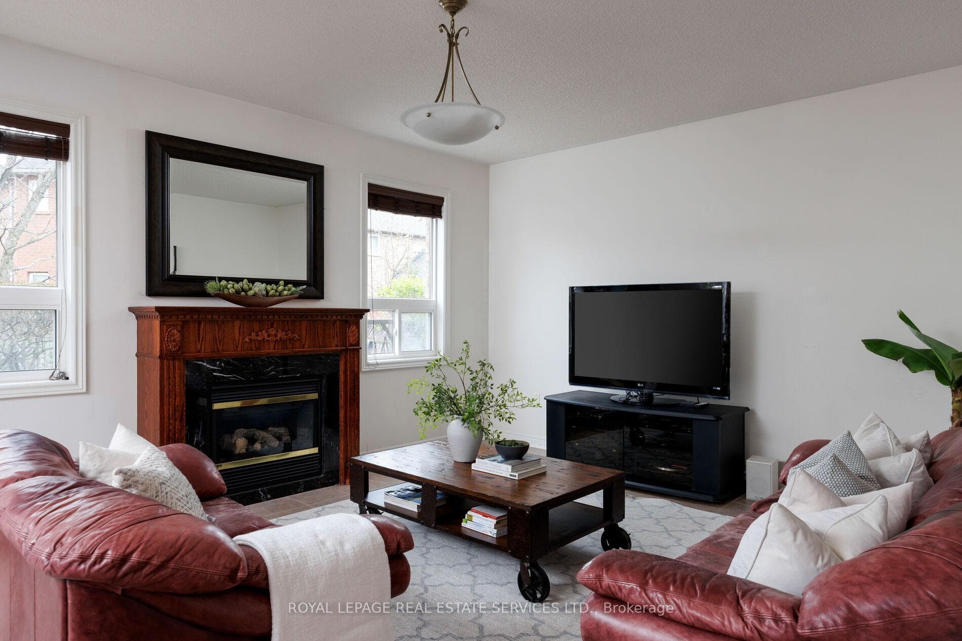 2252 Foxfield Road photo 11