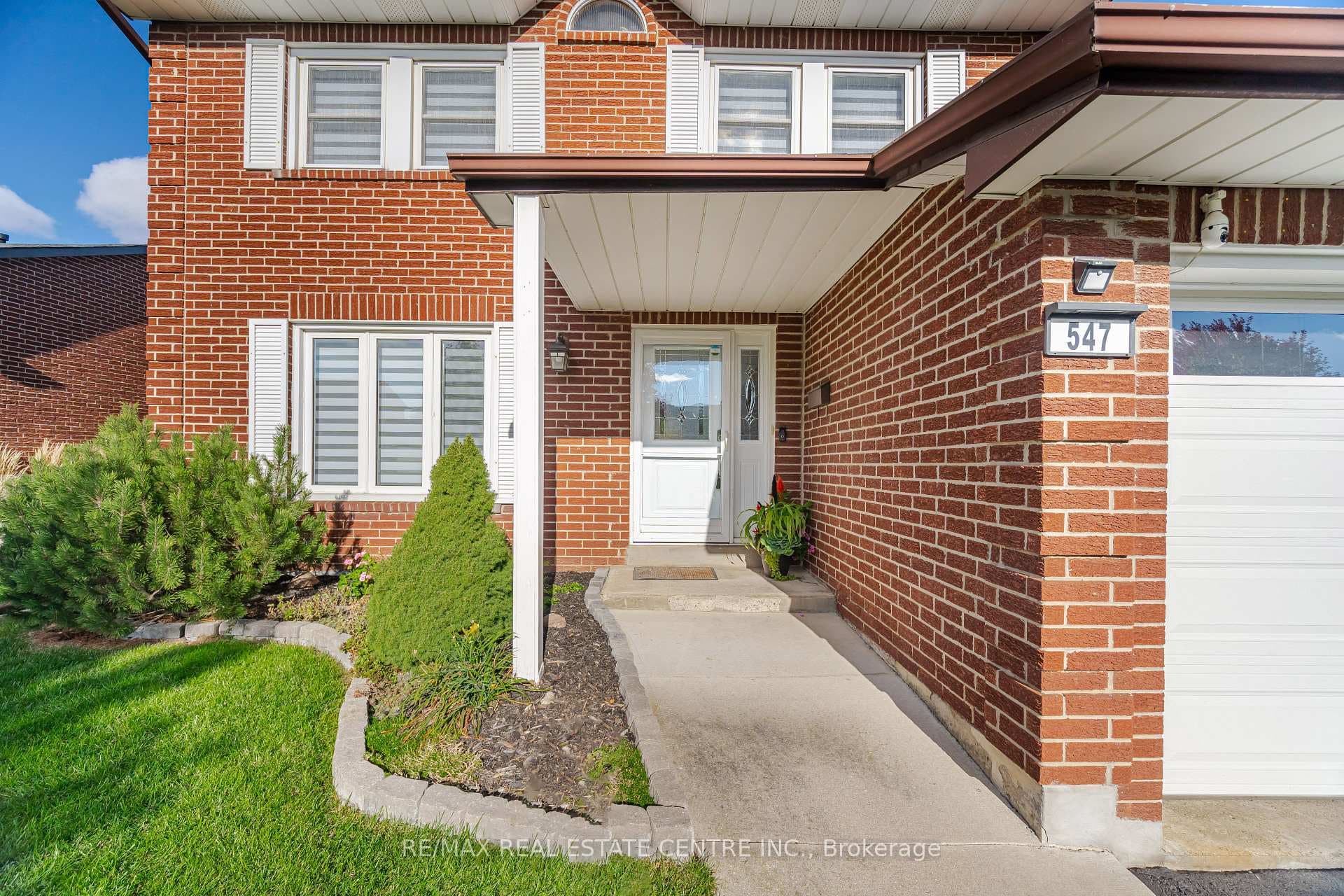 547 Marcellus Avenue photo 4