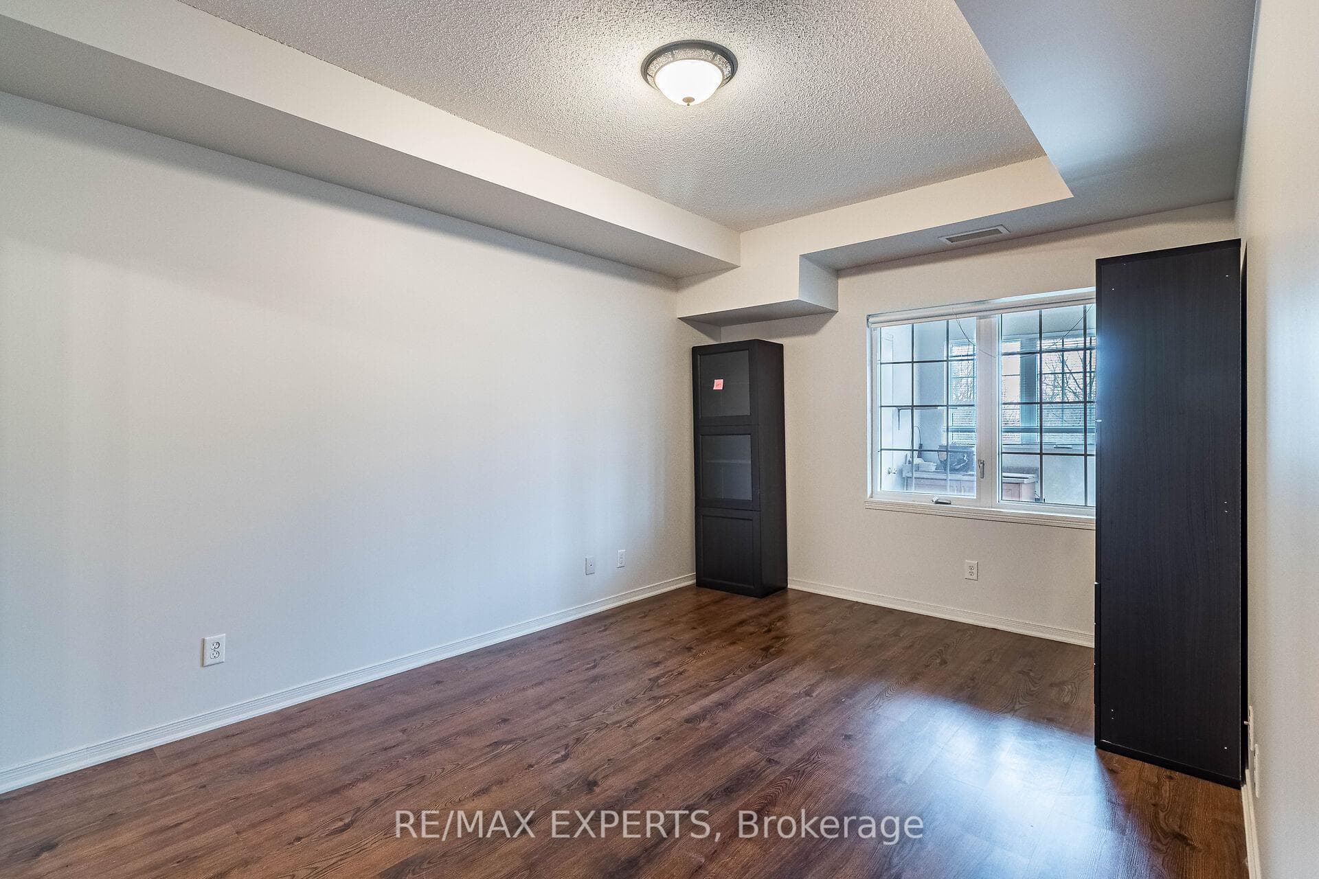 9451 Jane Street Unit 206 photo 11