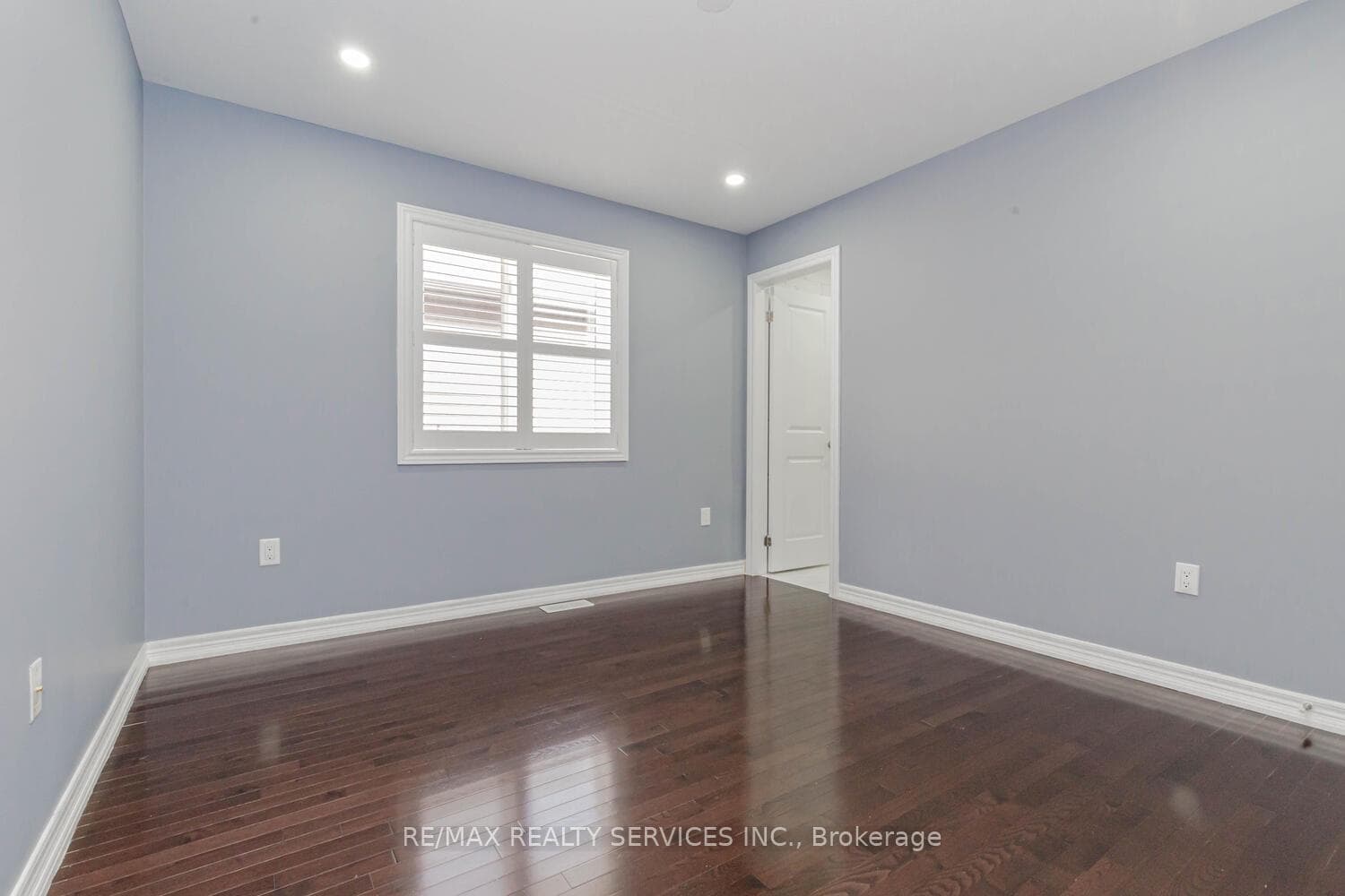 263 Westbank Trail photo 26