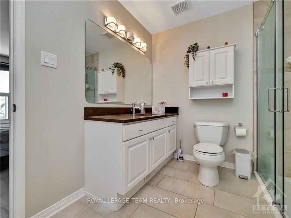 53 THORNBURY Crescent photo 22