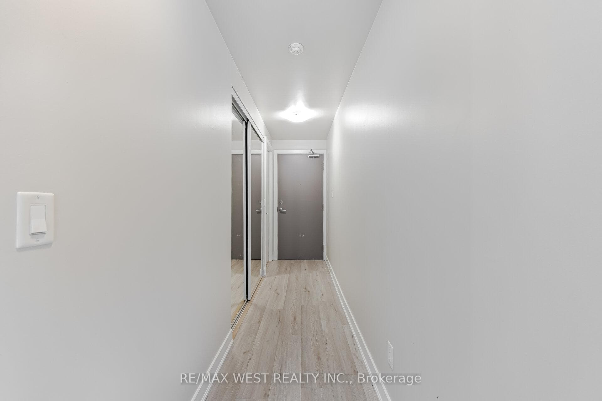 169 Fort York Boulevard Unit 715 photo 5