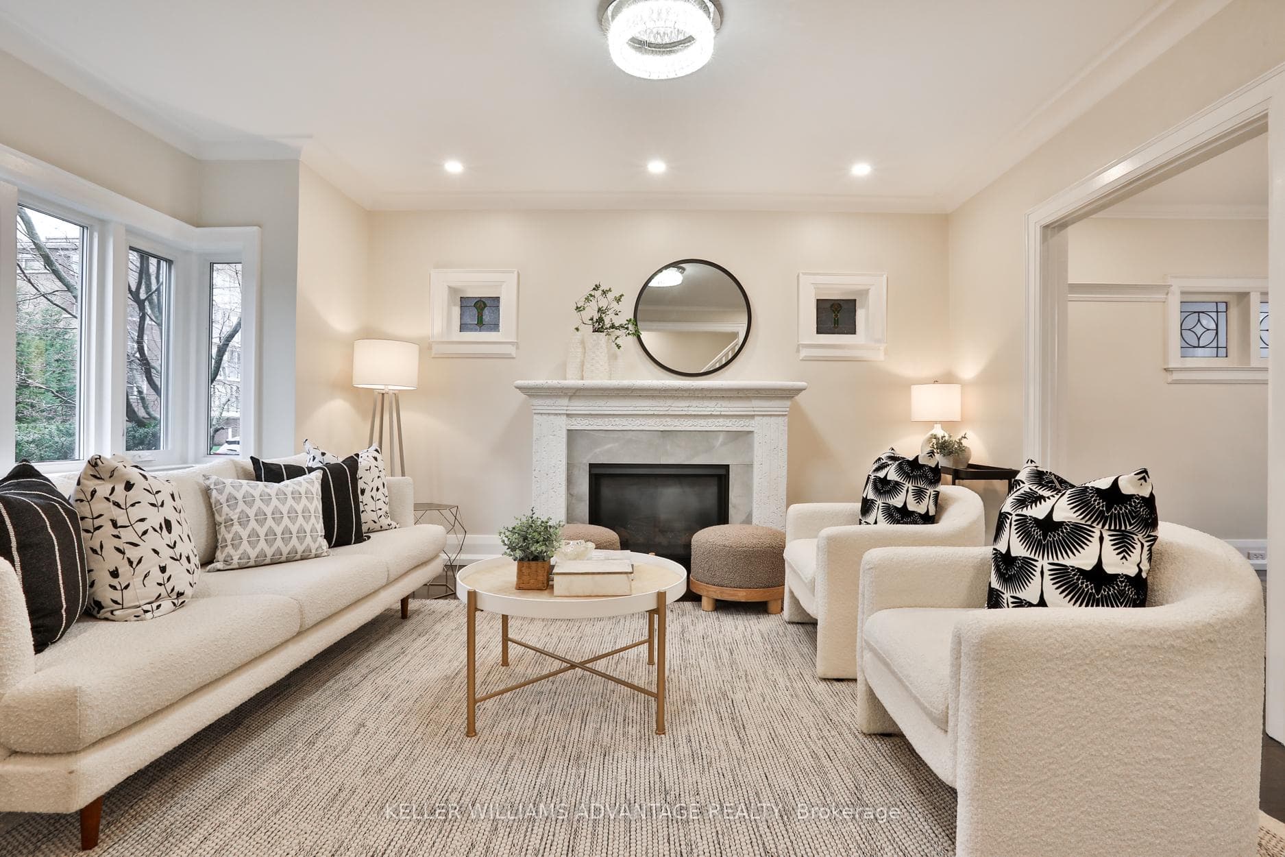 25 Whitewood Road photo 3