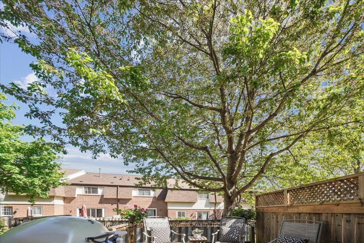 30 Heslop Road Unit 4 photo 47
