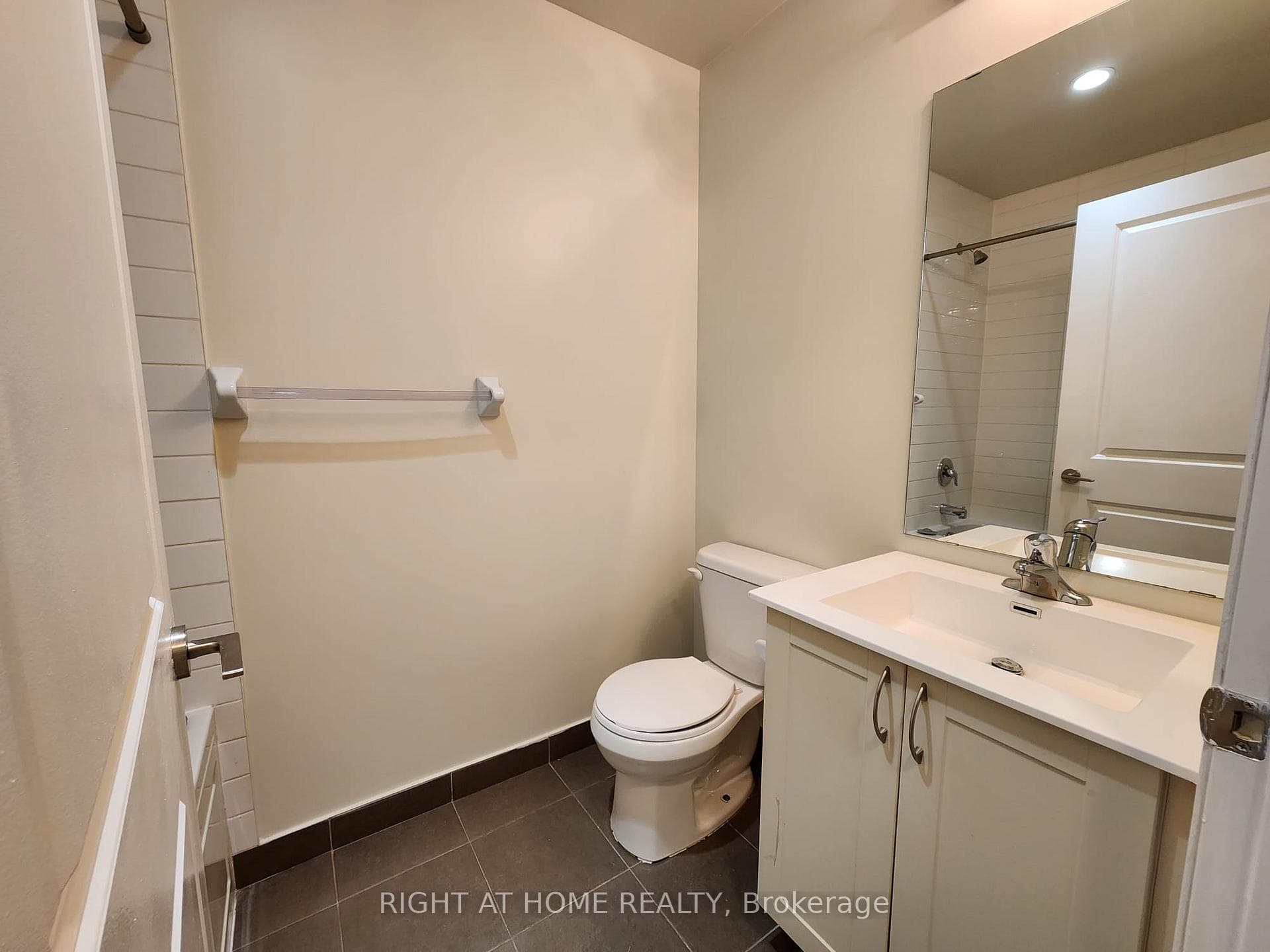39 Annie Craig Drive Unit 1205 photo 14