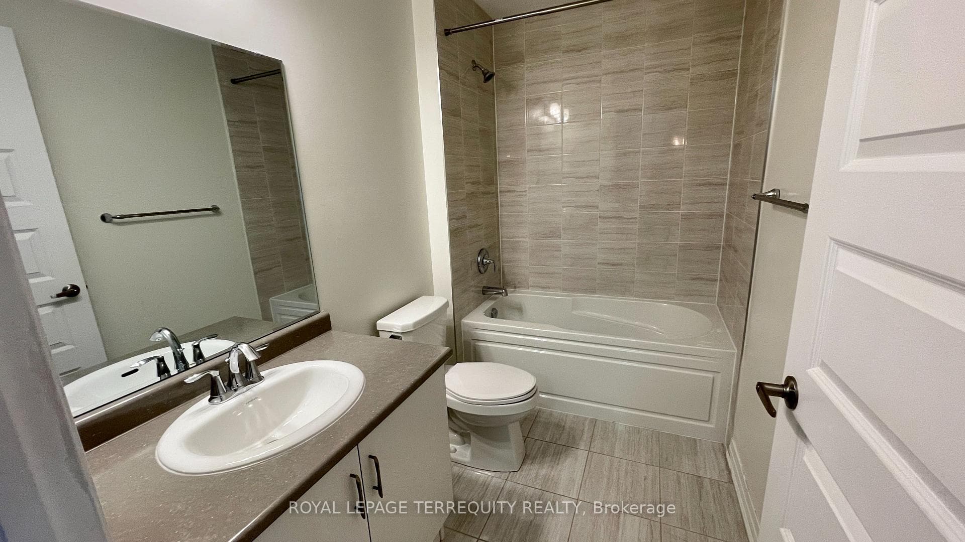 128 Grovewood Common N/A Unit 414 photo 2