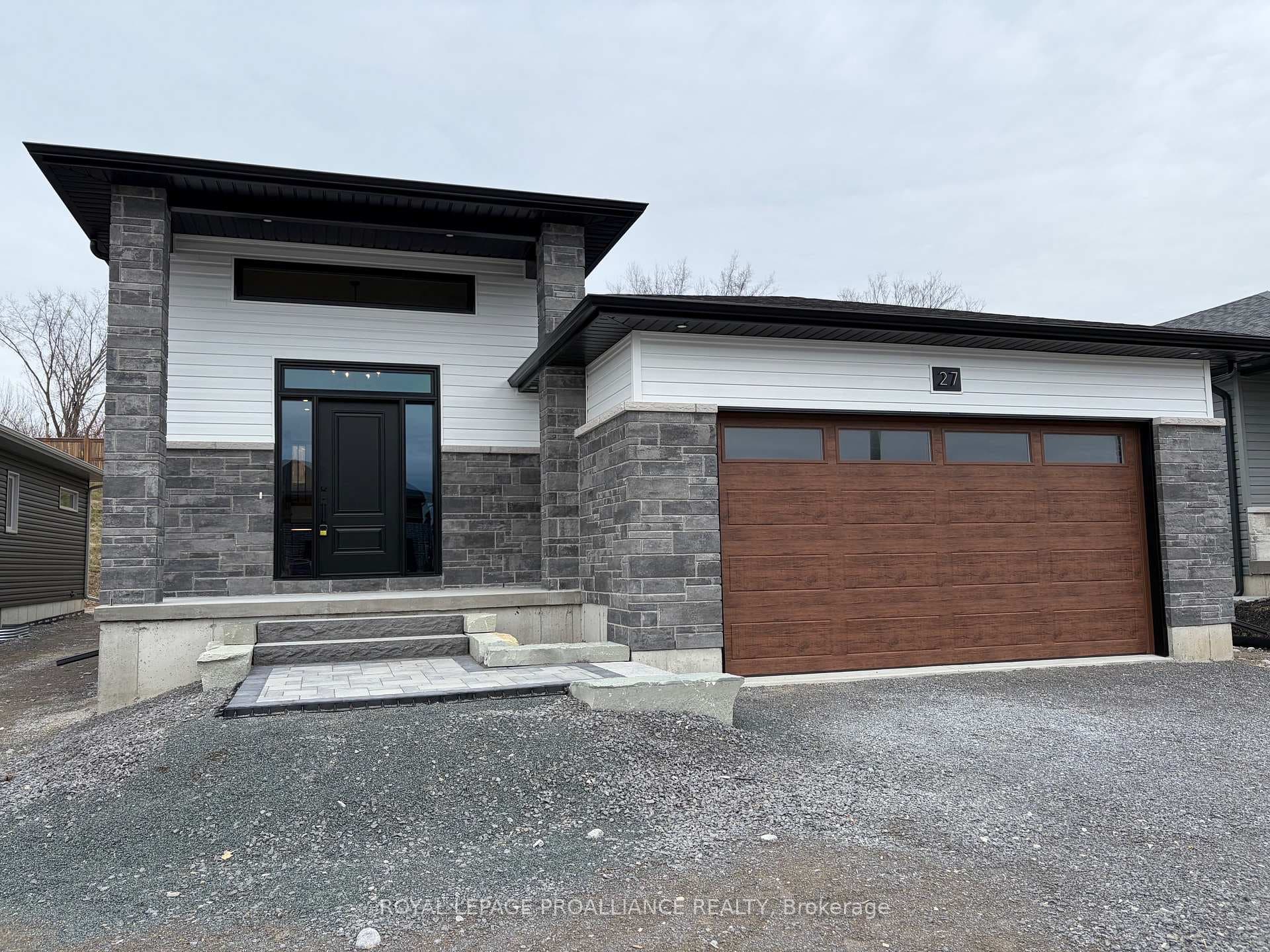 27 Schmidt Way photo 1