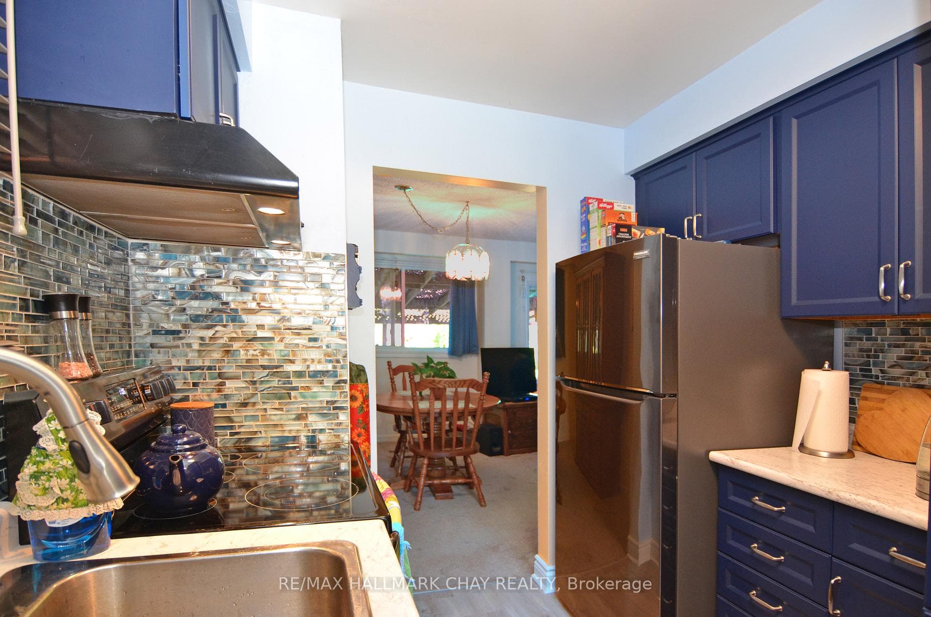 52 Daniele Avenue photo 9