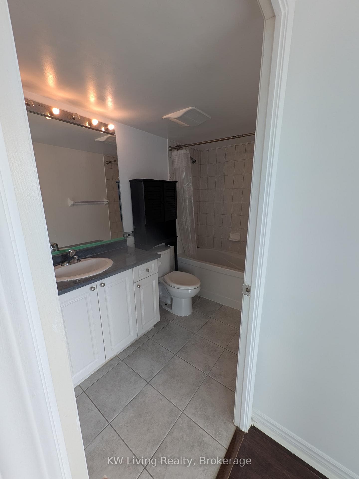 88 Grangeway Avenue Unit 702 photo 7