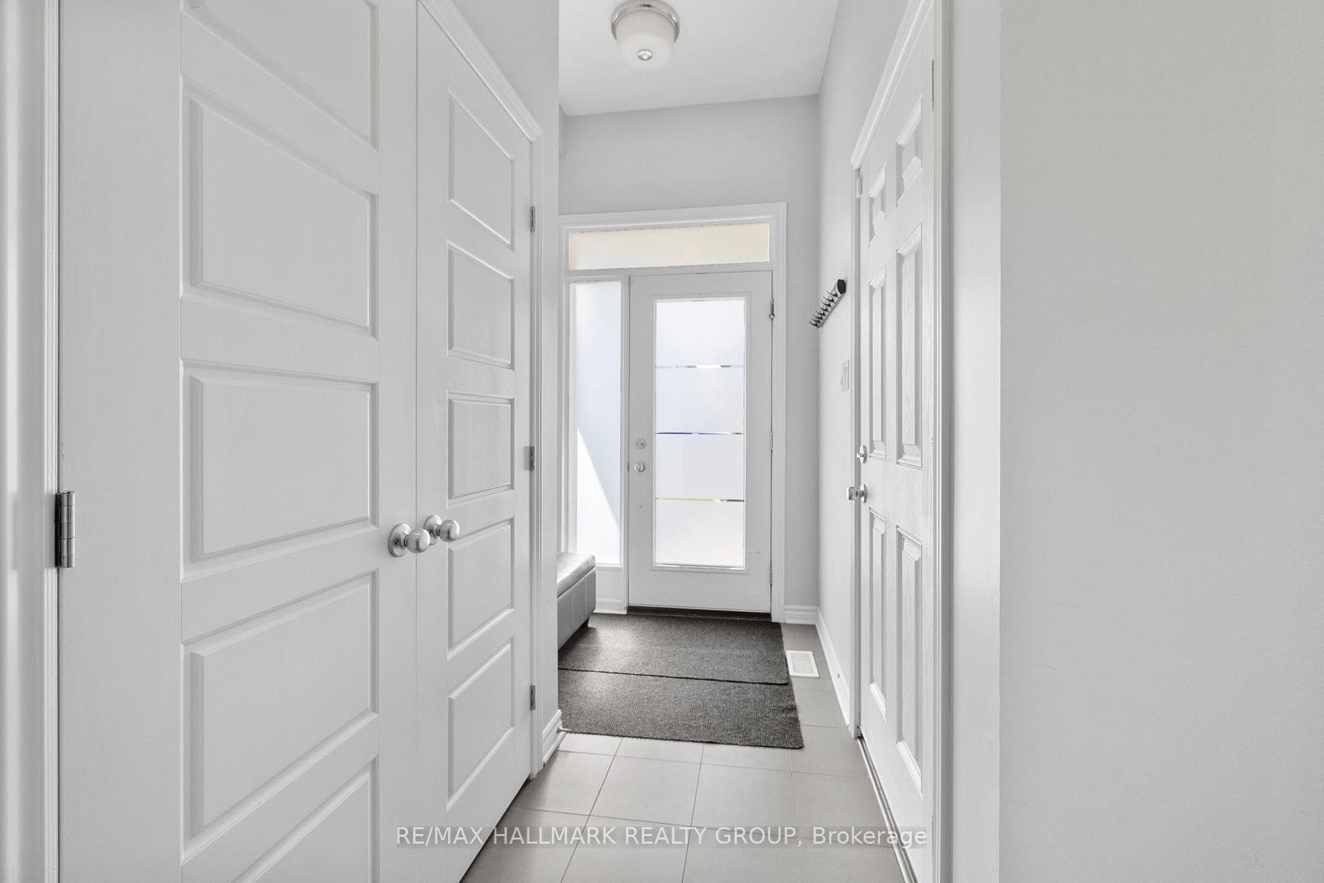 710 Rue Du Cartographe Street photo 5
