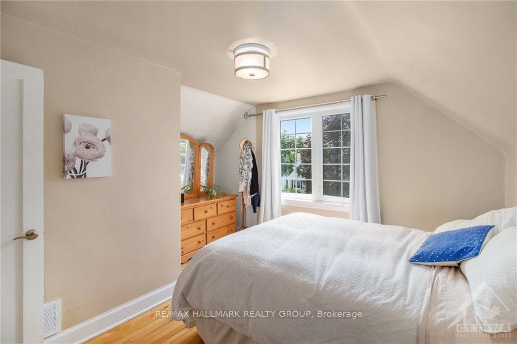 99 DAGMAR Avenue photo 10