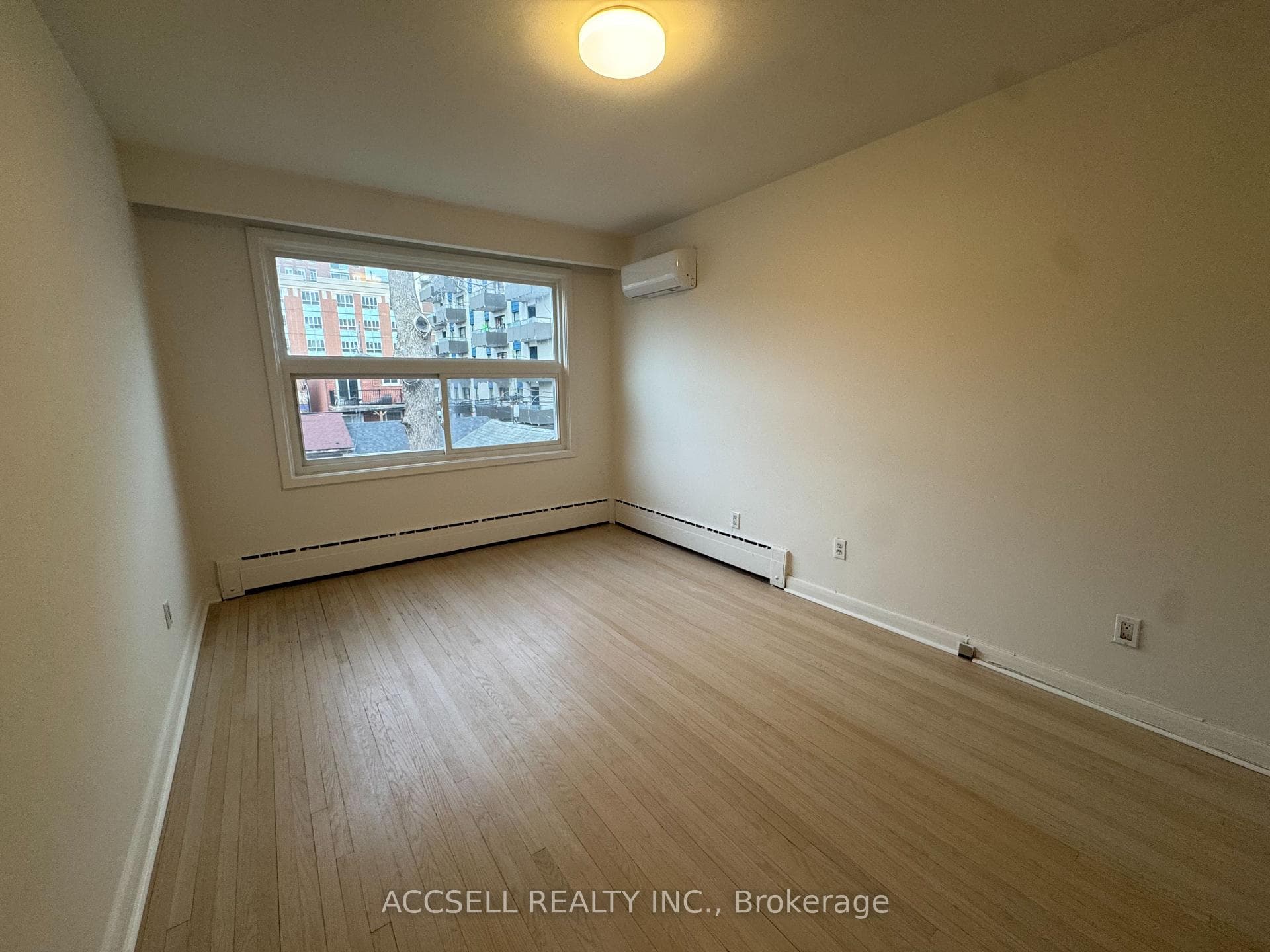 99 Kenwood Avenue Unit Upper photo 10