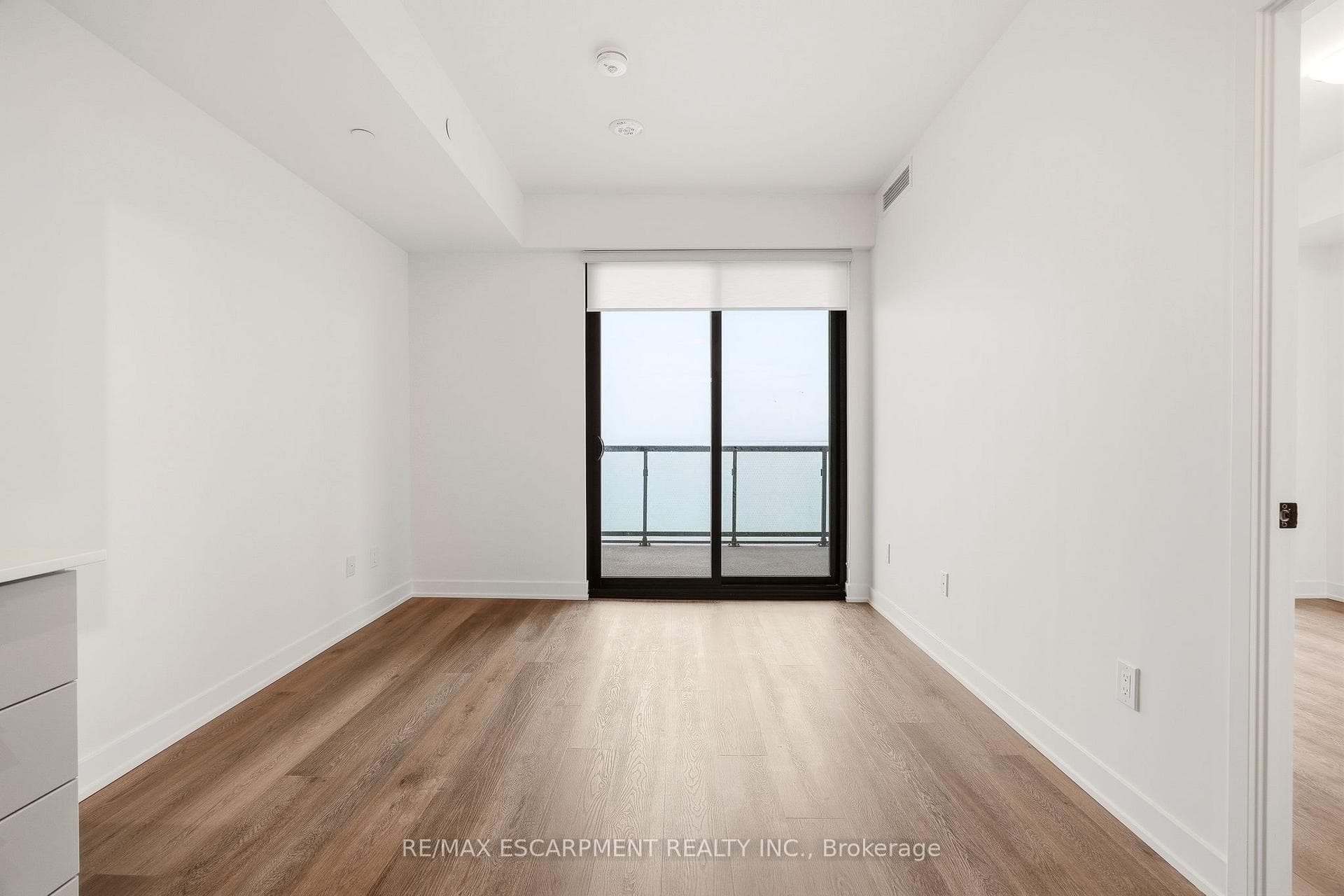 2075 Lakeshore Road Unit 1106 photo 11