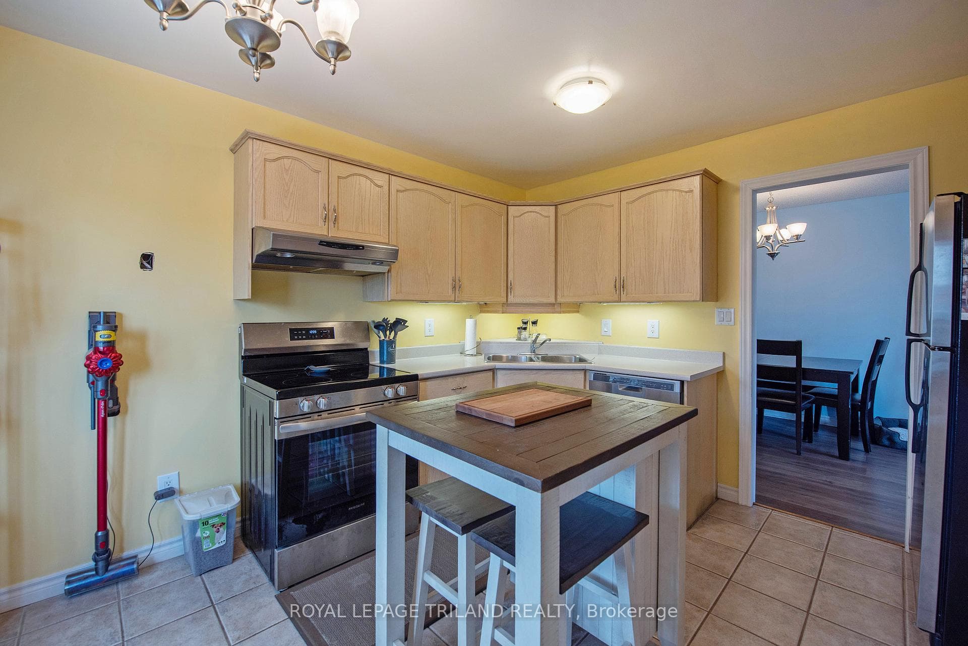 7 GOLDING Place photo 13