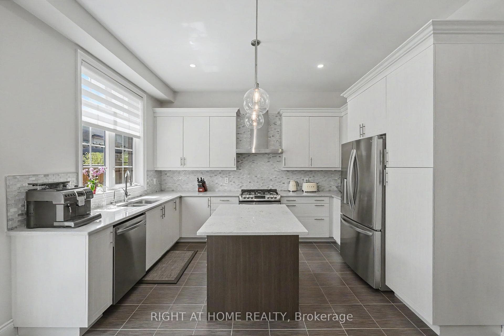 5 Rossini Drive photo 4