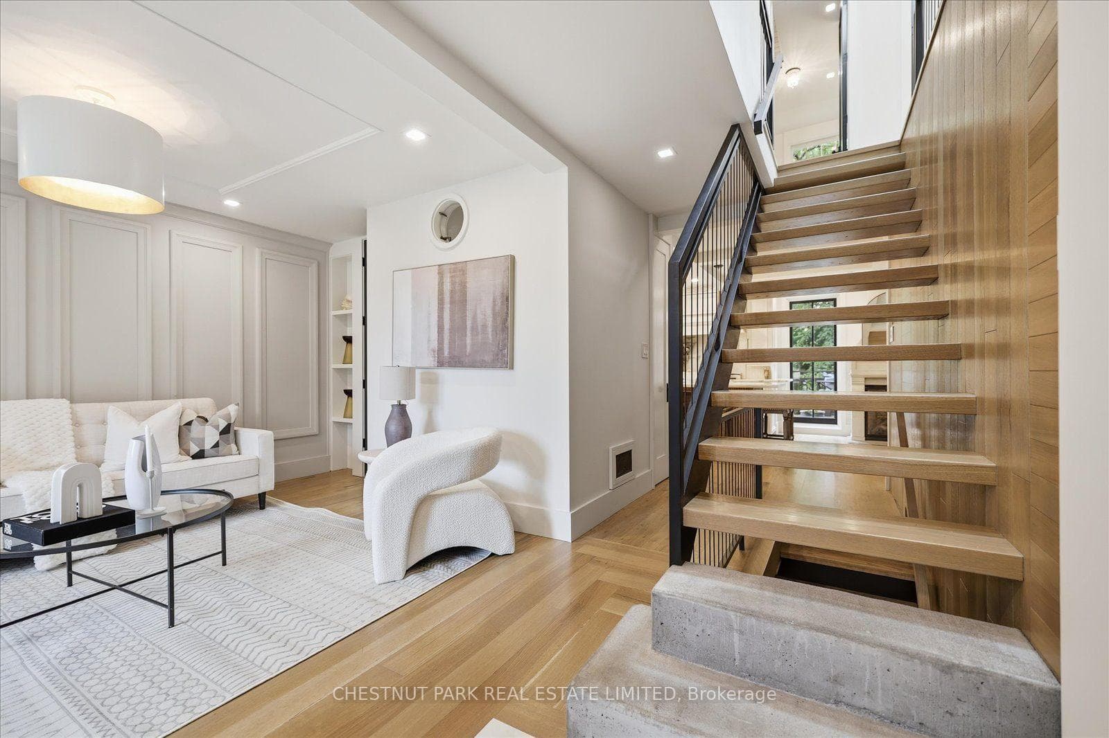 310 Bessborough Drive photo 5