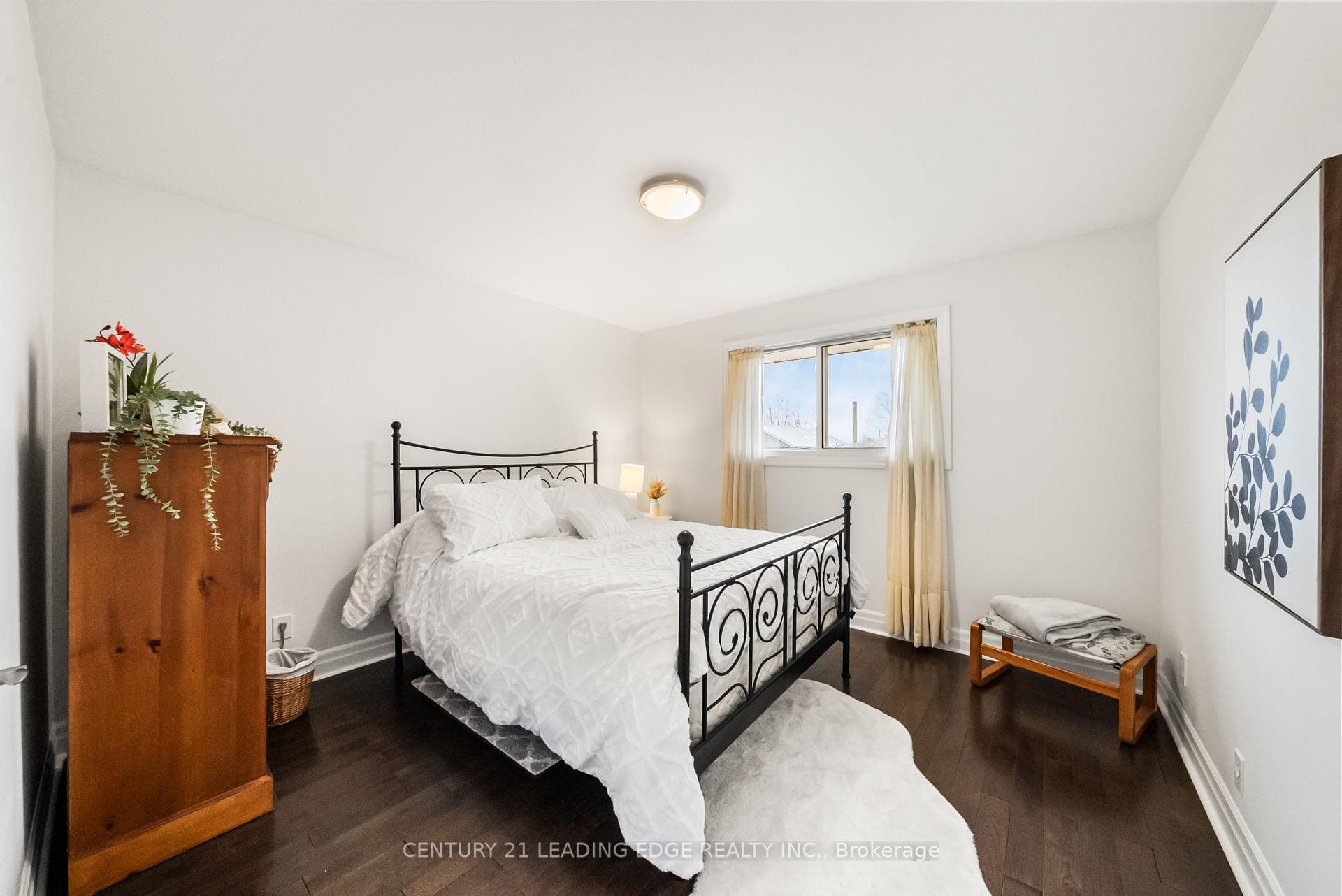 1050 Alexandra Avenue photo 24