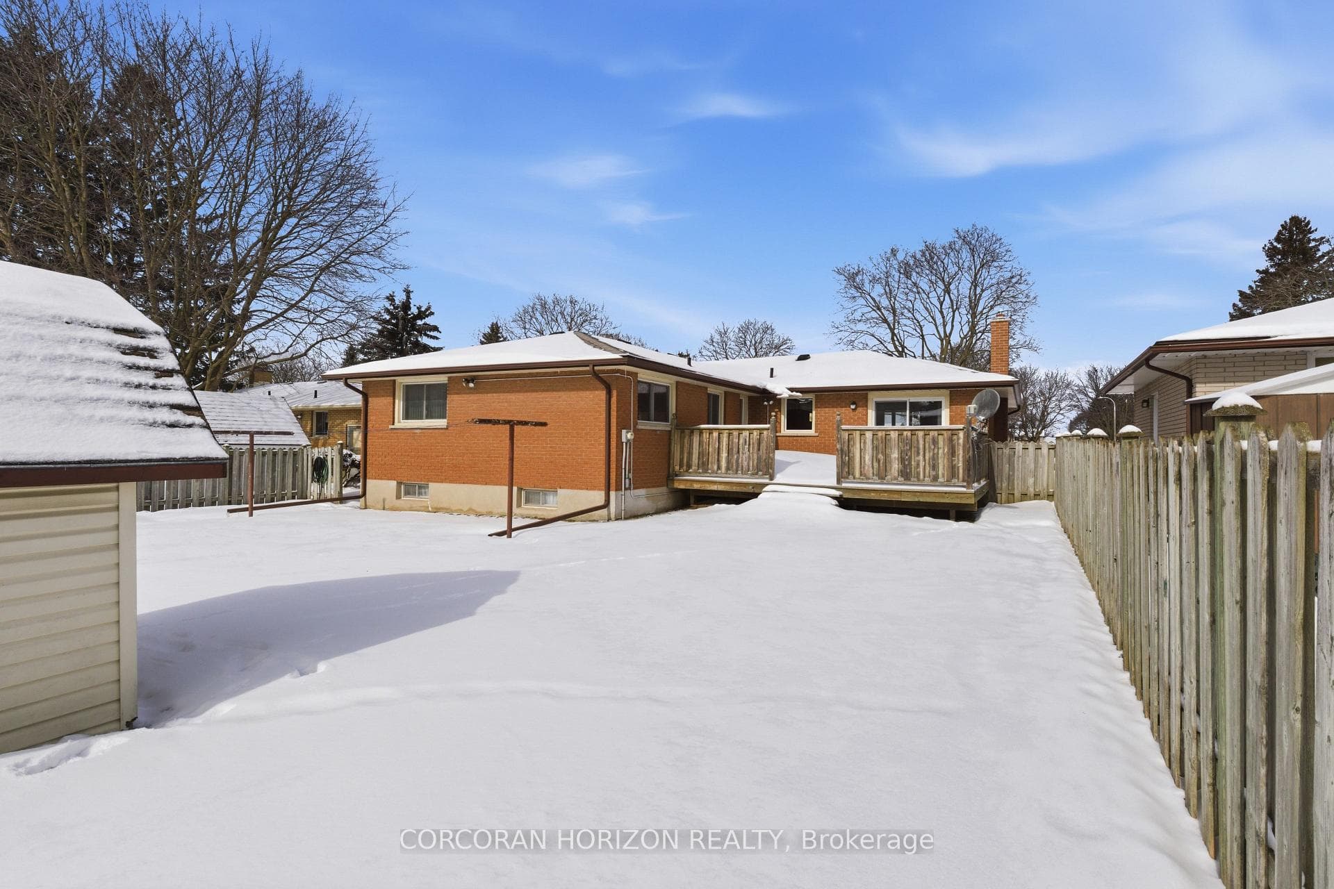 15 Confederation Drive photo 40