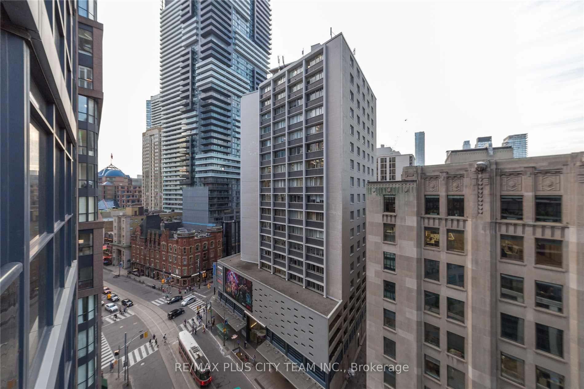 21 Carlton Street Unit 1302 photo 11
