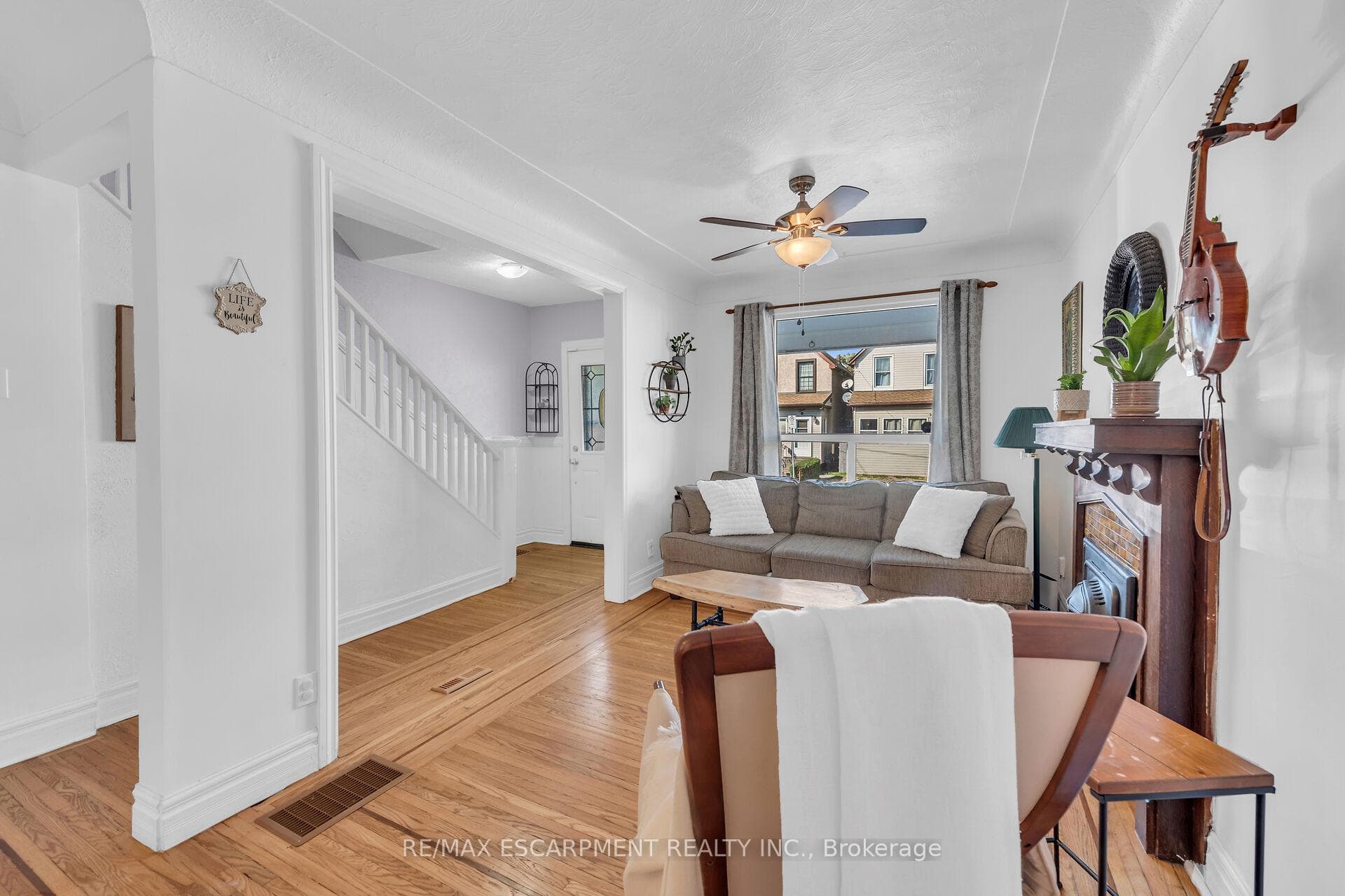 10 Roxborough Avenue photo 9