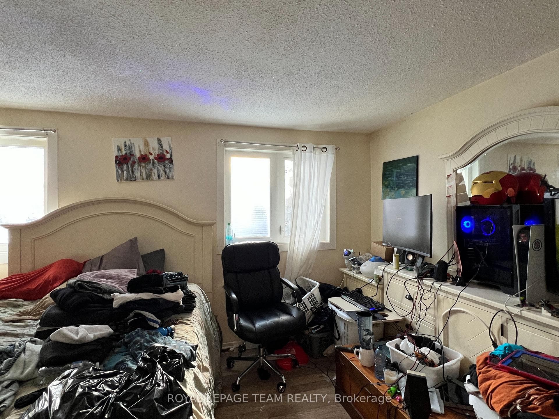 1304 CEDARCROFT Crescent photo 12