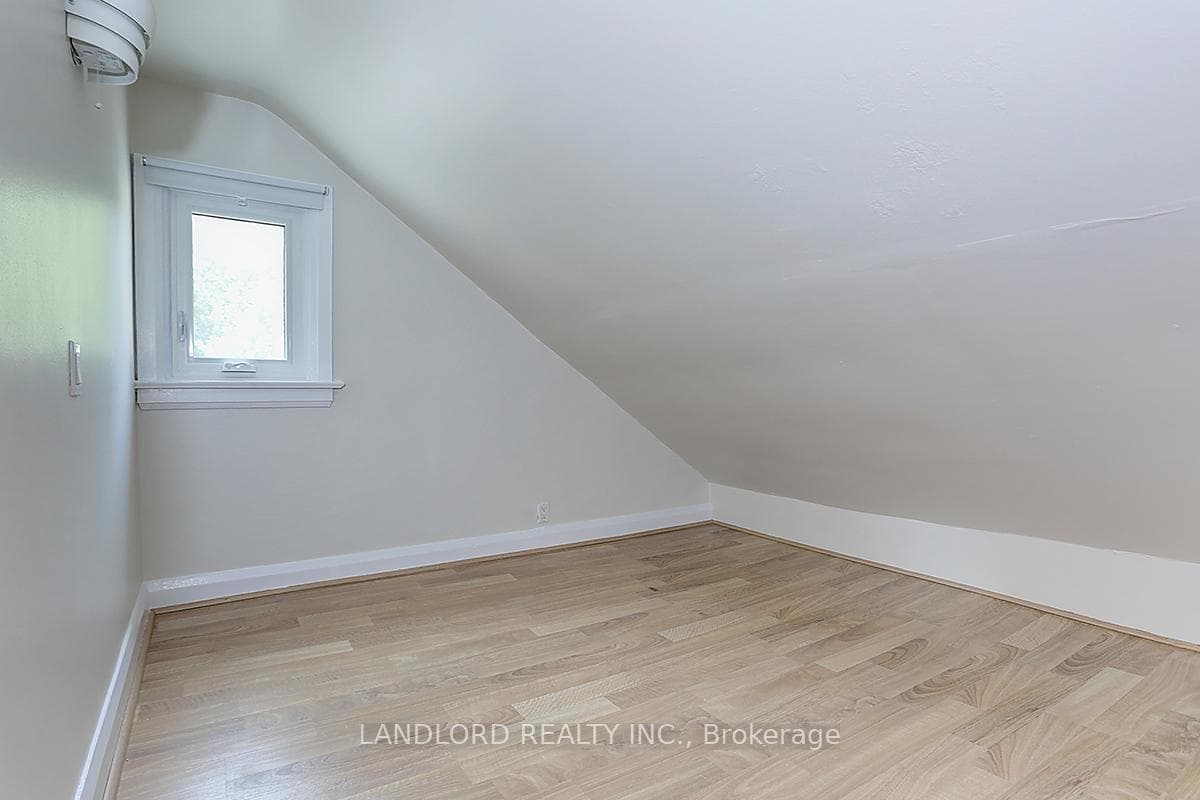 64 Shaver Avenue photo 21