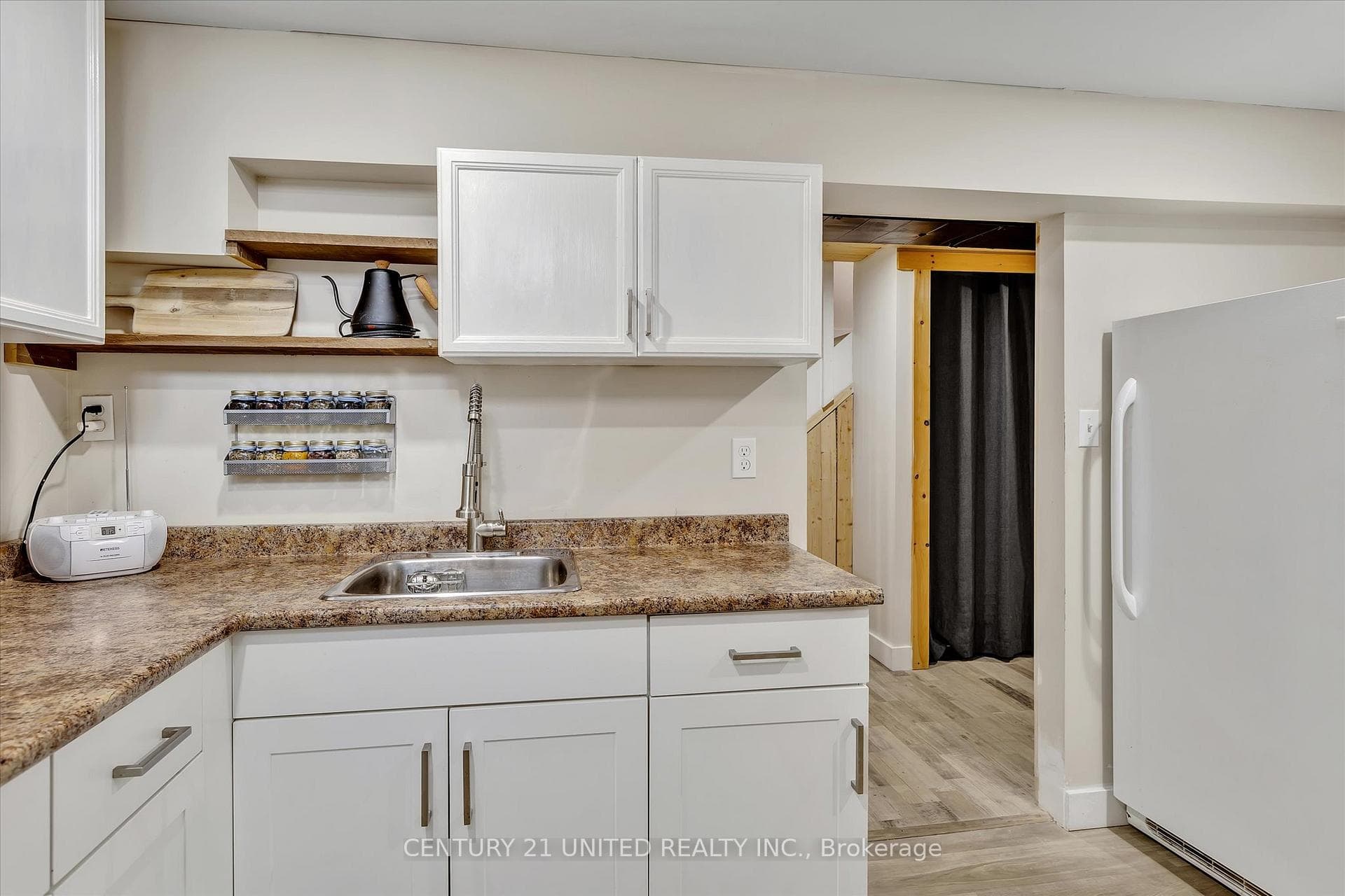 472 Burnham Manor Court photo 22