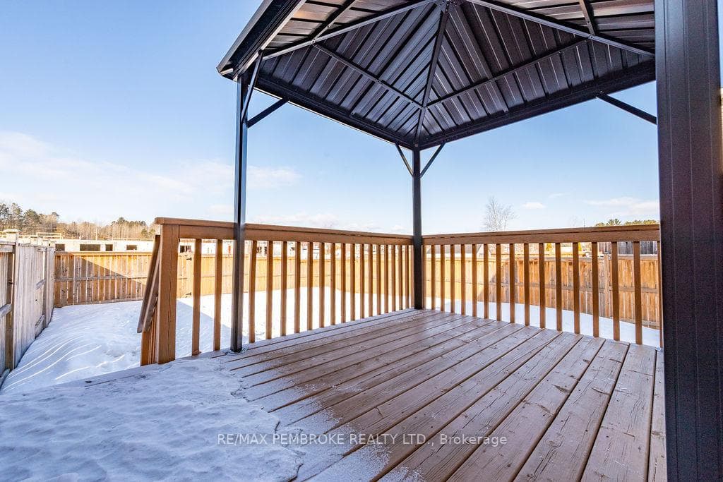 2095 Sandstone Crescent photo 42