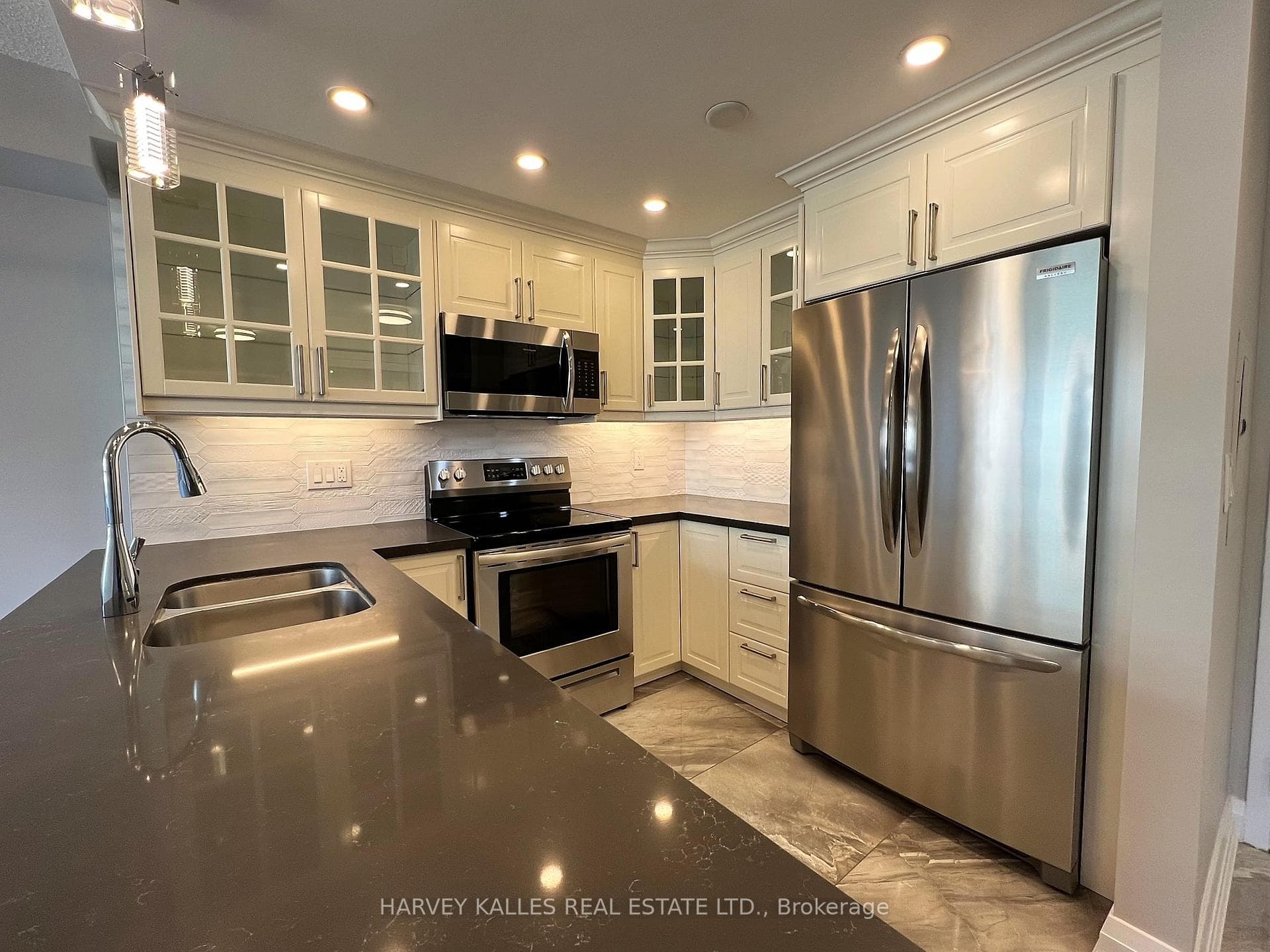 555 Wilson Heights Boulevard Unit 410 photo 3