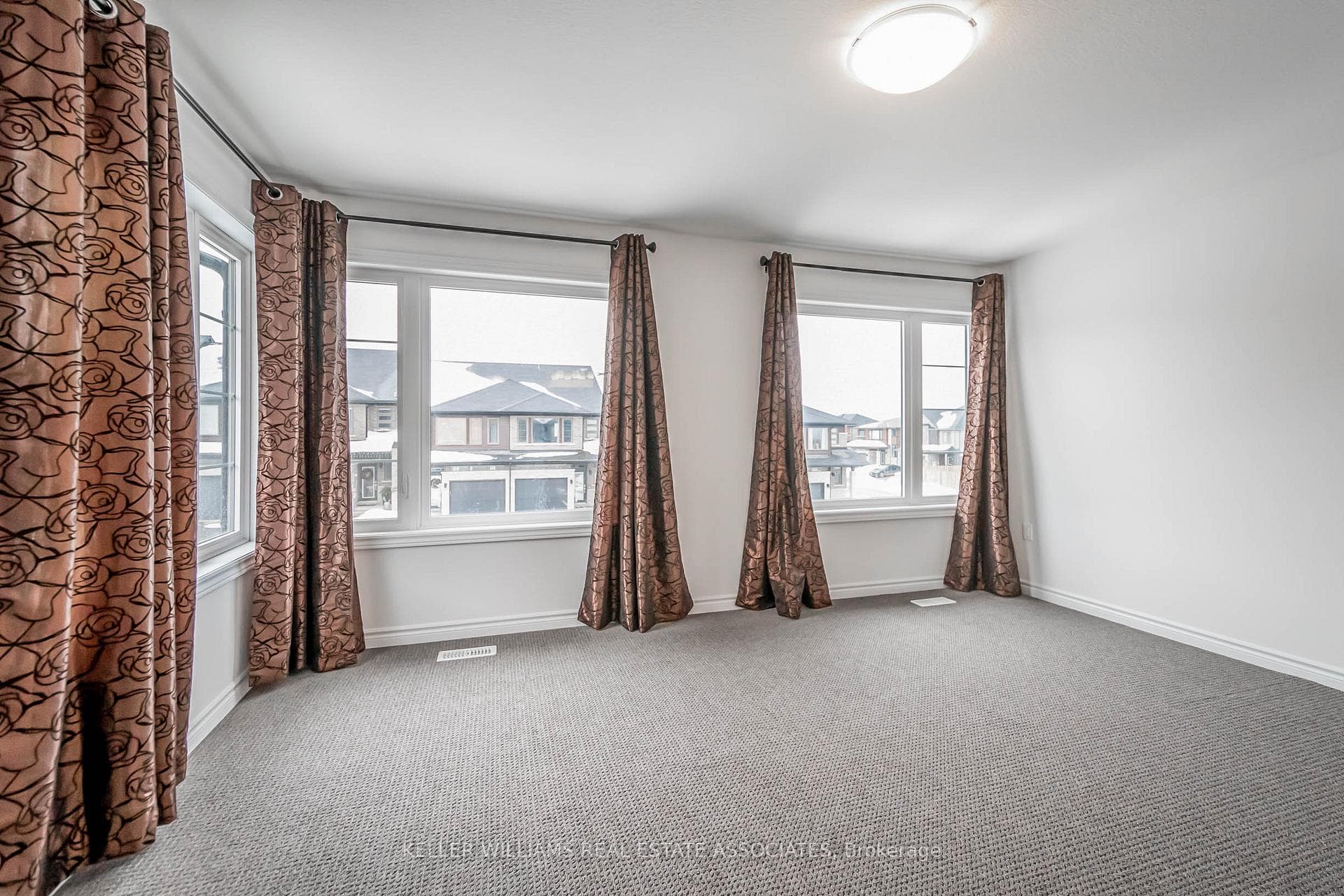 3981 Crown Street photo 10