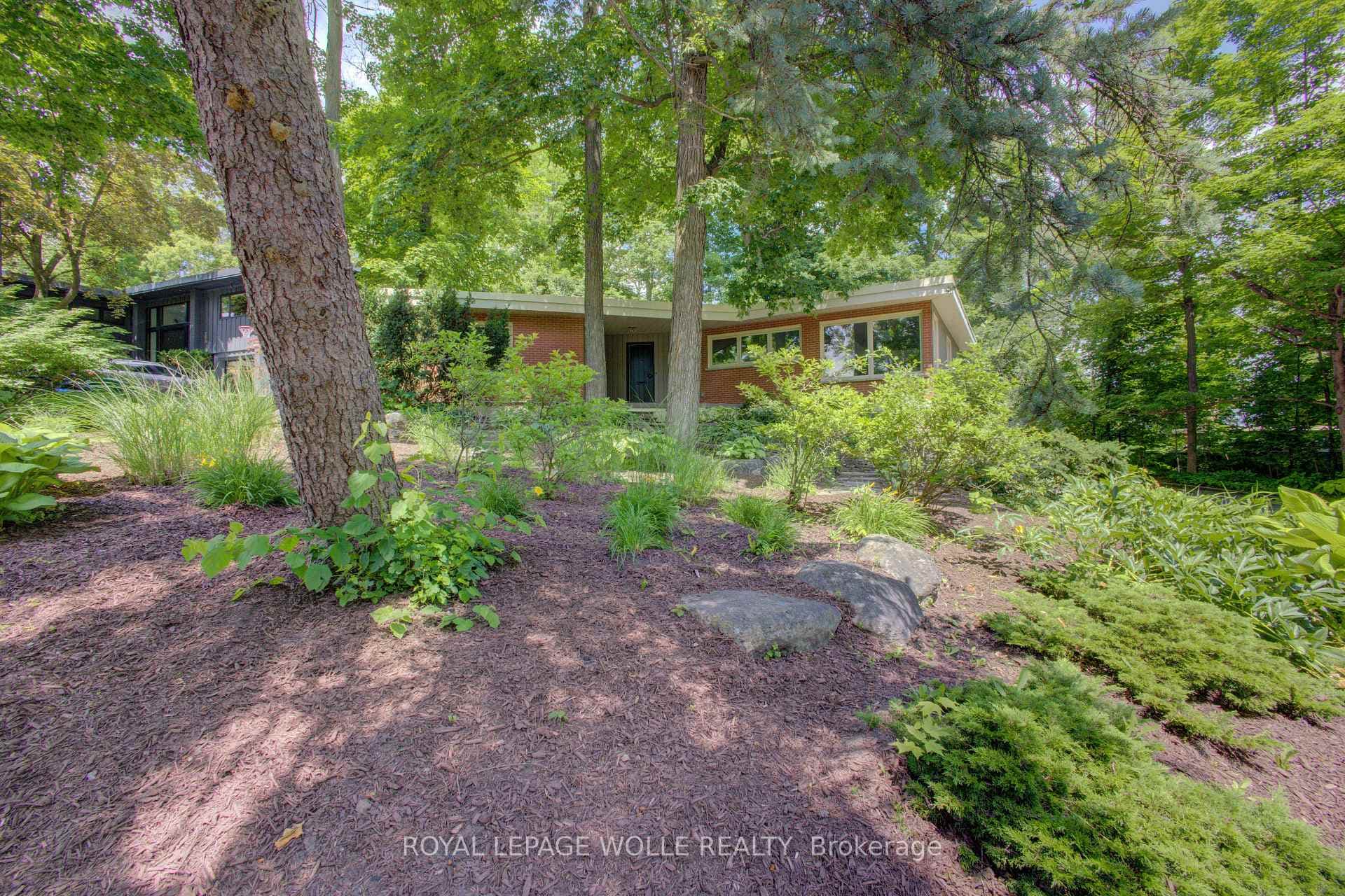 294 Algonquin Drive photo 4