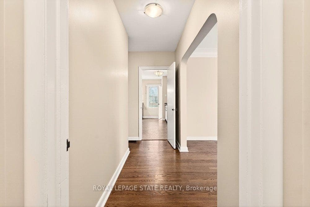 42 Evergreen Avenue photo 4