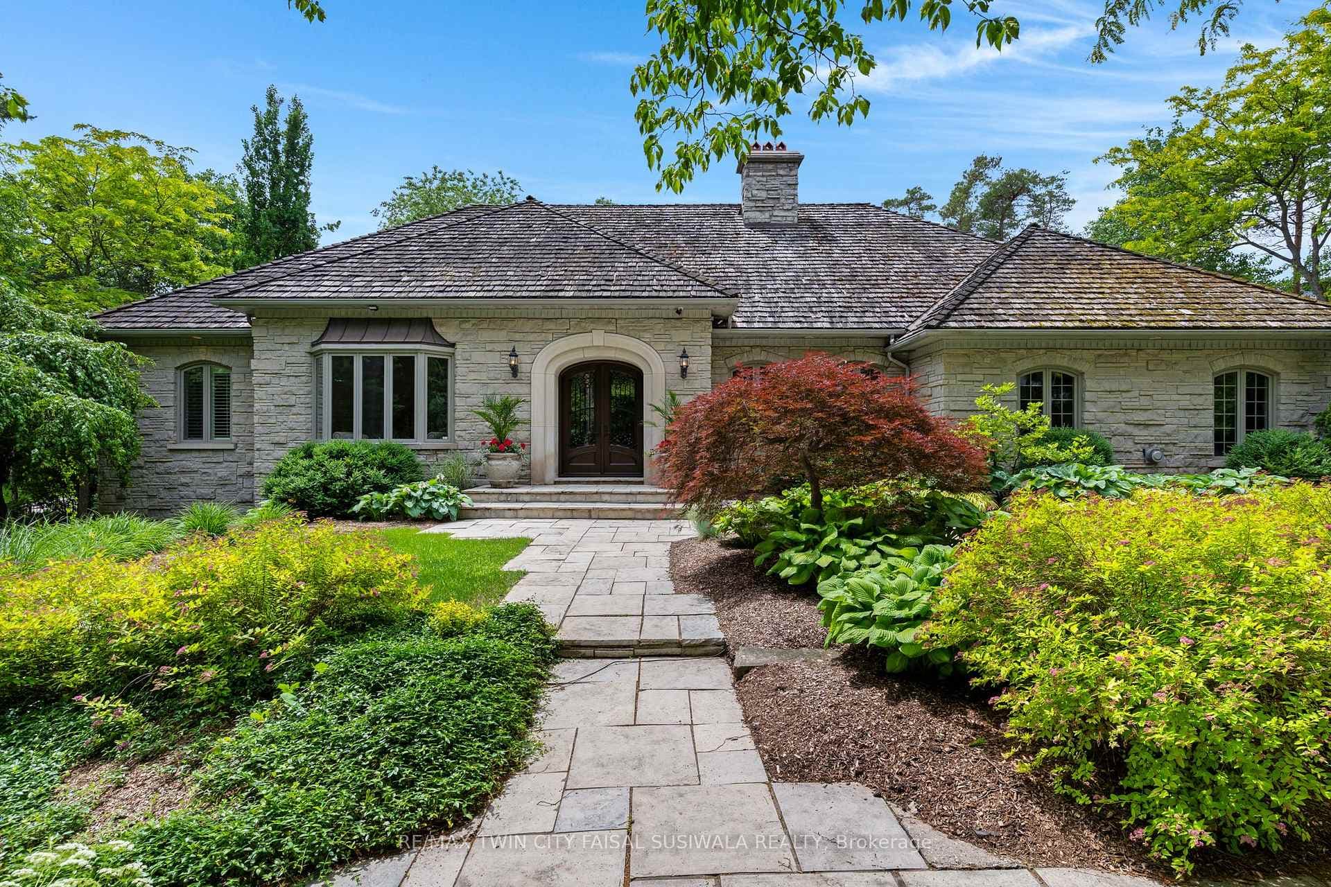101 Deerpath Road photo 4