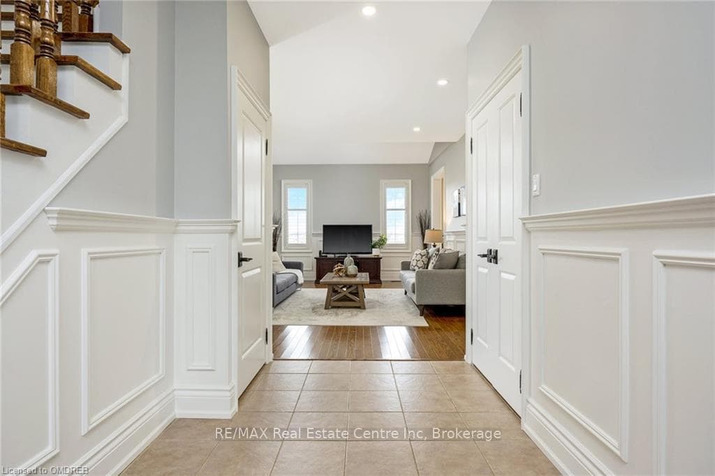 1035 DONNELLY Street photo 5