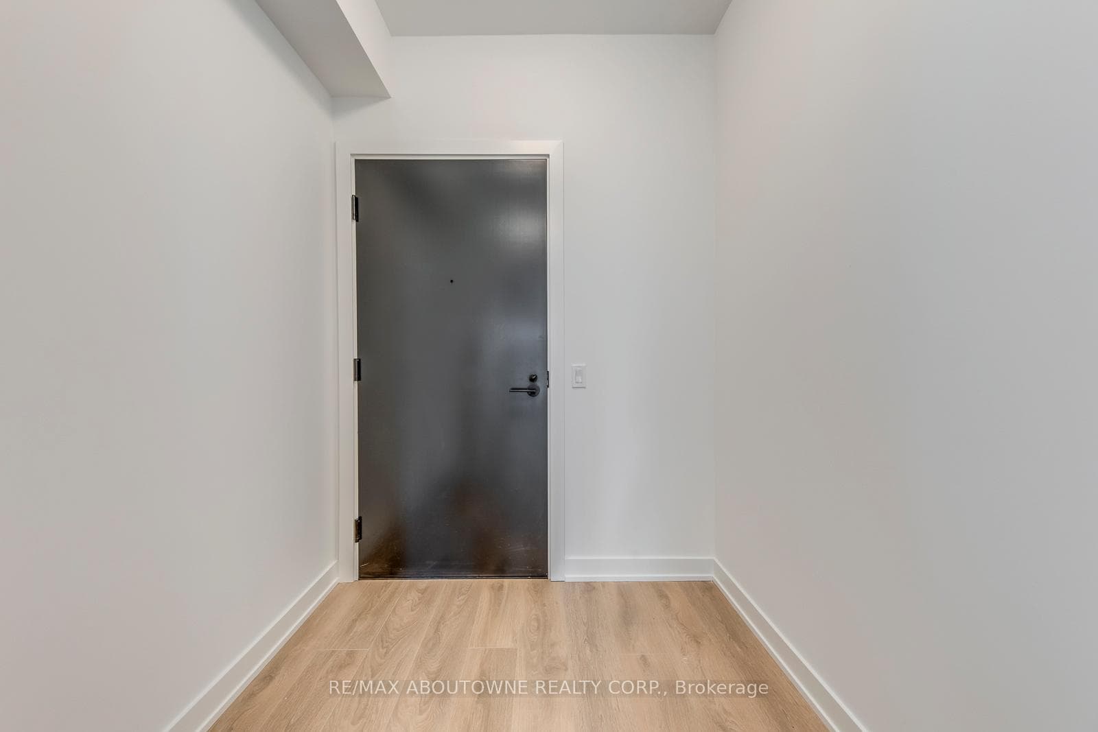 117 broadway Avenue Unit 1012 photo 4