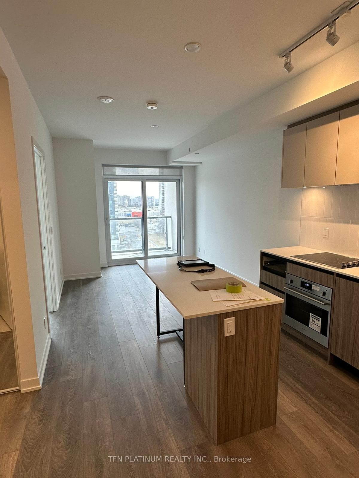 7950 Bathurst Street Unit A820 photo 1