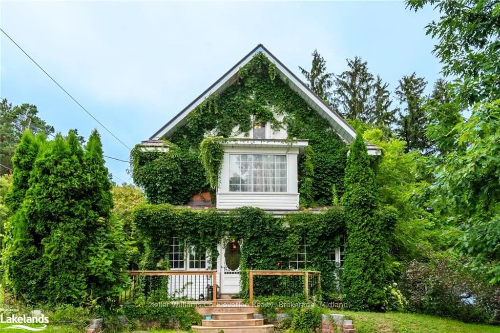 476 MCNICOLL Street photo 1