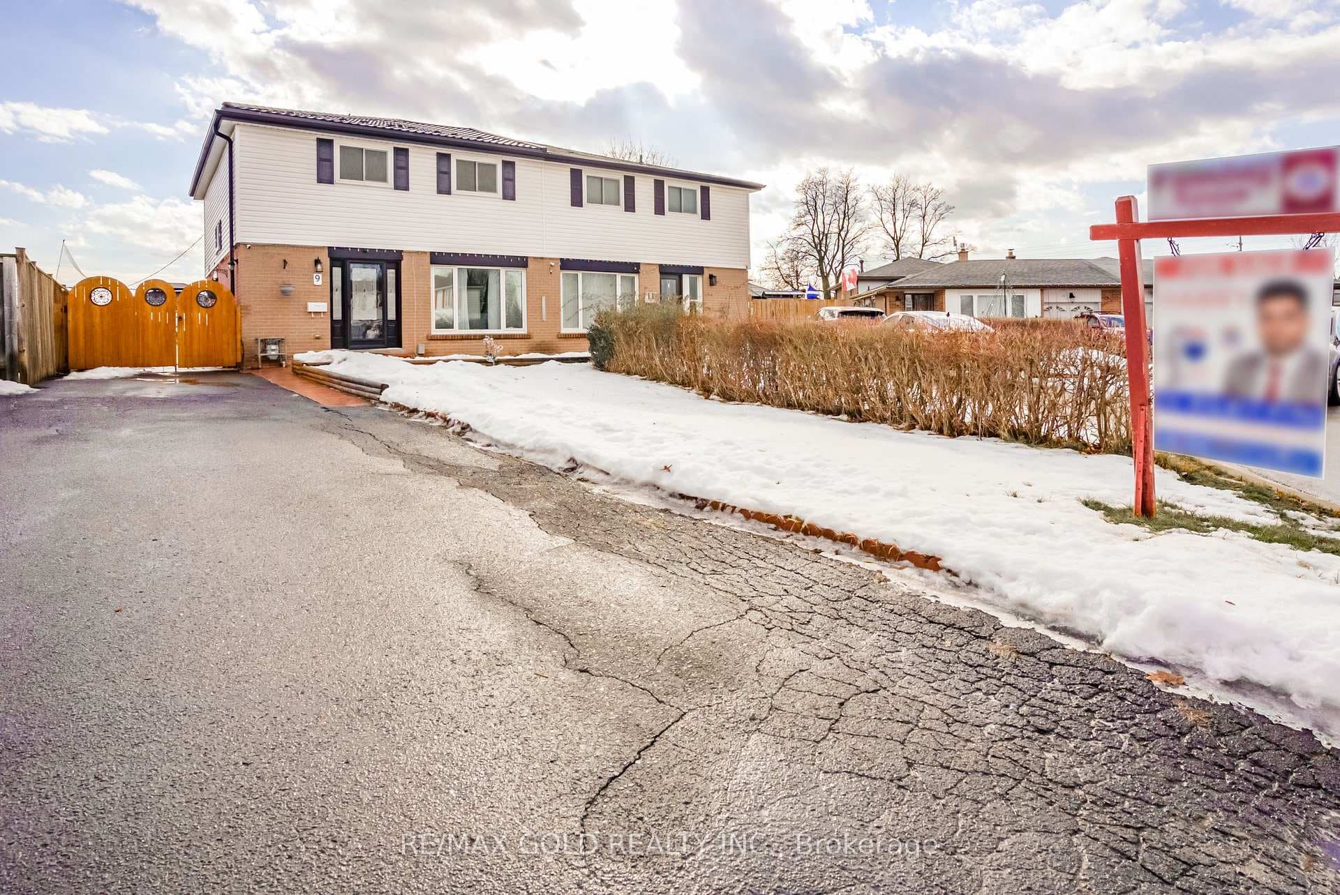 9 Dalton Place photo 1