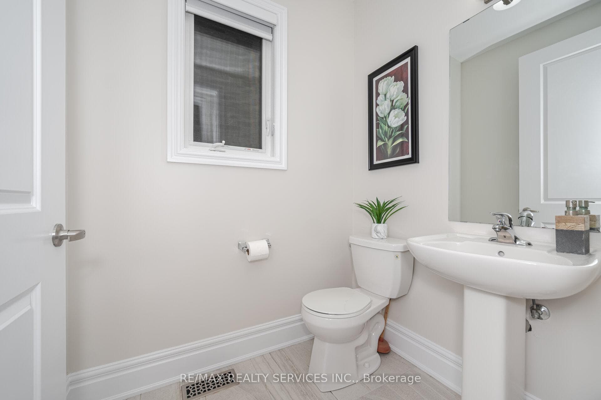 14 Dotchson Avenue photo 19