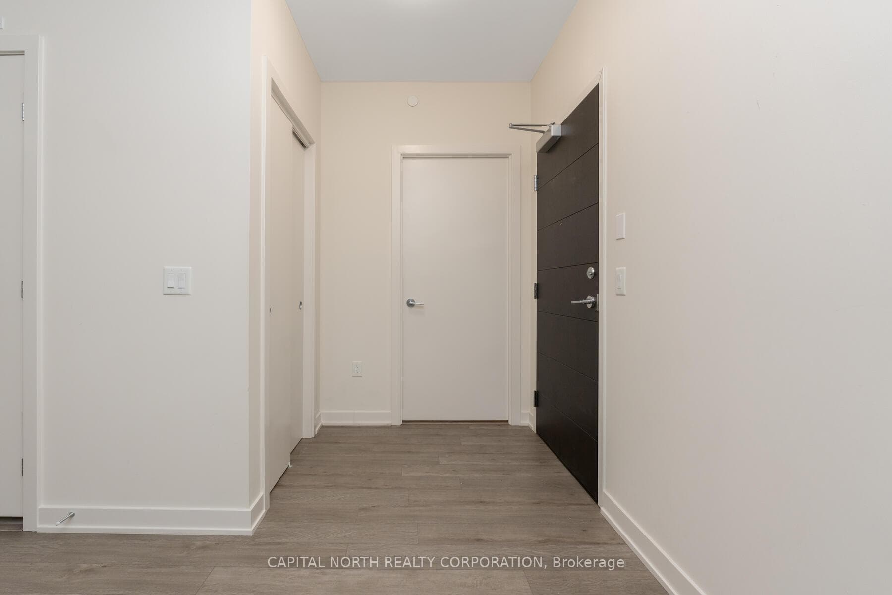 212 King William Street Unit 611 photo 5