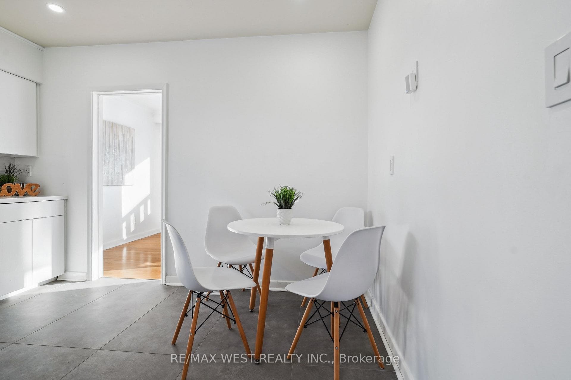 14 Ixworth Road photo 6