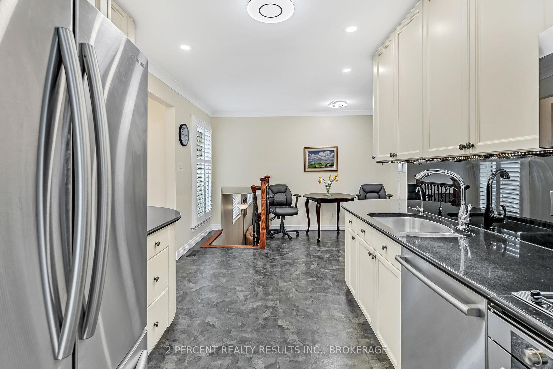 935 Brodie Avenue photo 17