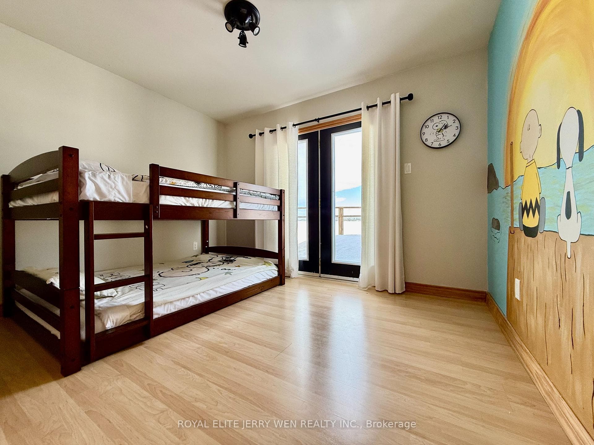 10 Sunrise Crescent photo 11